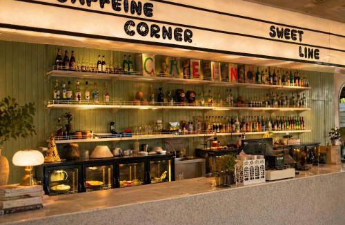 Chana Songkhram Hotel | Easy Monday Pool Capsule Hotel - Old Town Bangkok