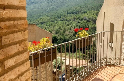 Capafonts Cottage | ⁠El Celler de Cal Garriga: A special spot in the Prades Mountains.