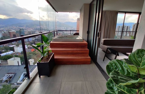 Lalinde Apartment | El Poblado, Medellín - Private Hot Tub & Balcony - 3BR - View - Wake 1111!