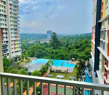 Sungai Buloh Apartment | Elegant Pool View Condo at Residensi Suasana Damai