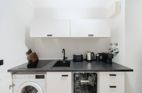 West Berlin Centre Apartment | Exclusive 105m² Designer Penthouse in Central Berlin – 4 Bedrooms + Balcony
