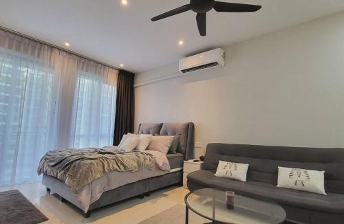 Johor Bahru Apartment | Experience Movie under the stars galaxy - Studio Suites - 15 mins to CIQ