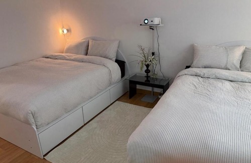Yeoksam Villa | Extra large, 4 minutes to Unju Station, 9 minutes to Yeoksam Station, Gangnam, Seolleung, COEX, Apgujeong, Cheongdam, 1 minute to convenience store, Parking, luggage storage, Pickup