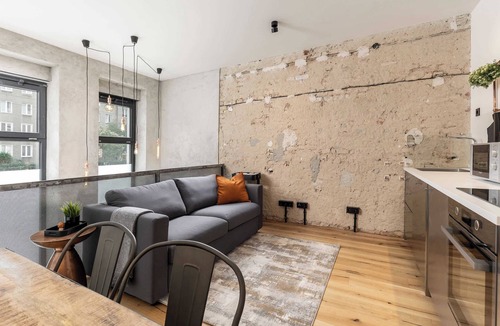 Weissensee Apartment | Factory Loft Duplex (40sqm) near Antonplatz