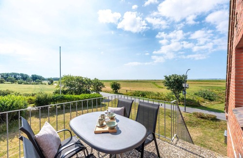 Utersum Apartment | "Fantastic vacation apartment with sea view and garden in Hedehusum!"