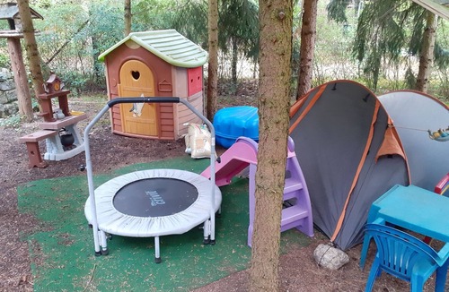 Fichtenwalde House | Ferienhaus Waldoase für 2 - 3 Personen, Freistehend auf Eingezäuntem Grundstück