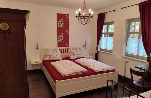 Oberhavel Apartment | Ferienwohnung Birkenwerder bei Berlin mit Terrasse und kleinem Garten