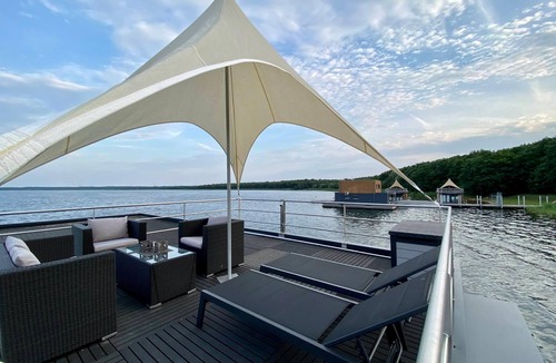 Laasow House | Floatinghouse Möwenblick: Vacation by the lake with a fantastic view