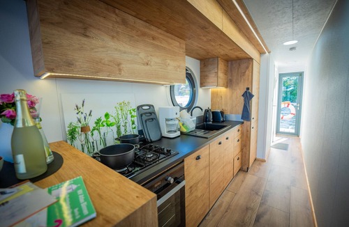 Oberhavel Boat Rental | Floatinghouse Roma WOMA D13 – Modern Houseboat with Panoramic Views for 7 Guests