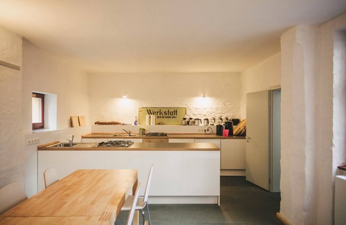Schoeneberg Apartment | Four independent, stylish app., Large common room for cooking, dining