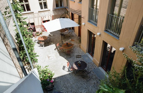 Schoeneberg Apartment | Four independent, stylish app., Large common room for cooking, dining