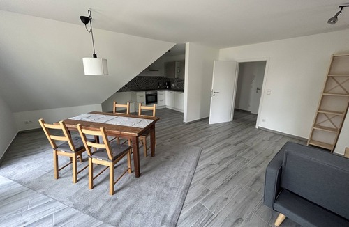 Mellensee Apartment | Furnished four-room top floor apartment with lake view
