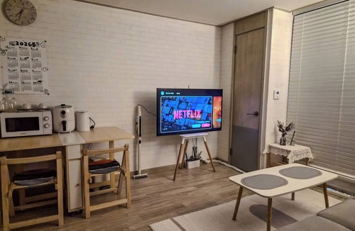 Yeoksam Apartment | Gangnam Station Cresyn2 4min Stay Signature Urban Cozy