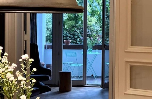 Prenzlauer Berg Apartment | Großzügige Wohnung aus dem 19. Jahrhundert mit Blick auf den Wunderschönen Park
