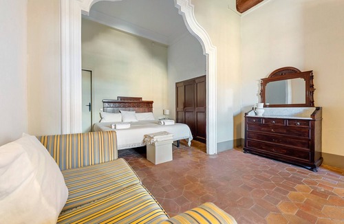 Santes Creus House | Guest House 'L'Abadia De Santes Creus' with Mountain View, Private Pool and Wi-Fi