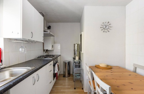 North Woolwich Apartment | GuestReady - Charming London Flat with Balcony