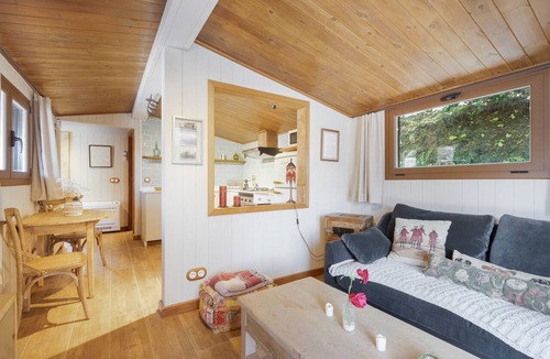 Solsona House | Holiday Home 'Casita De Las Cuadras' with Private Terrace, Wi-Fi and Air Conditioning