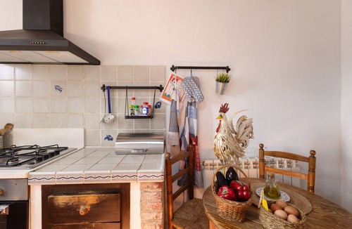 Sant Jaume dels Domenys House | Holiday Home 'Les Orenetes Casa Rural' with Mountain View, Private Pool and Wi-Fi