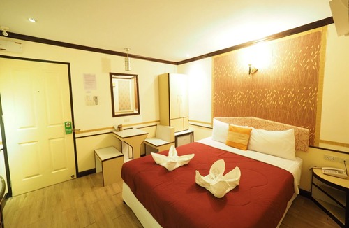 Bangkok Central Business District Hotel | Honey House1