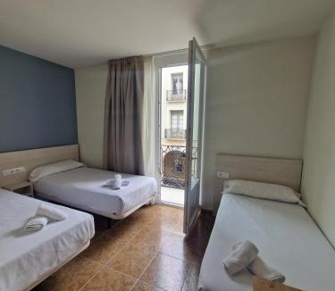 Alujan House | Hostal Rugaca