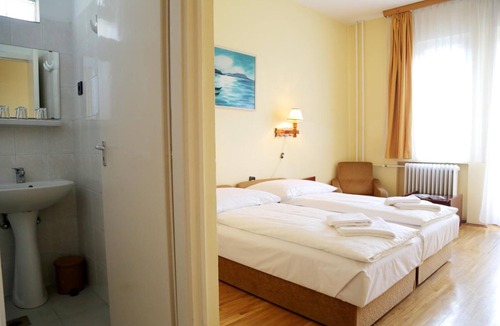 Gellert Hill Hotel | Hotel Bara Junior