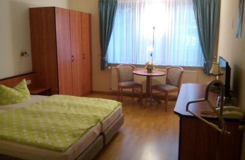 Benz House | Hotelpension Schwalbennest