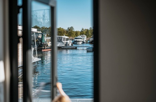 Oberhavel Boat Rental | Houseboat Red Pearl - Moments of tranquillity