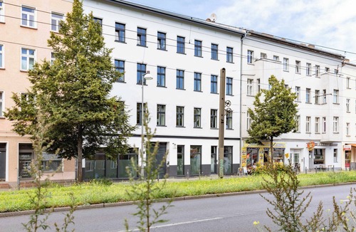 Weissensee Apartment | Industrial Loft Duplex (100sqm) near Antonplatz