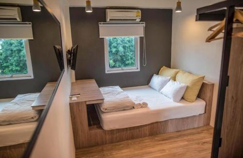 Chana Songkhram Bed & Breakfast | JamPark City
