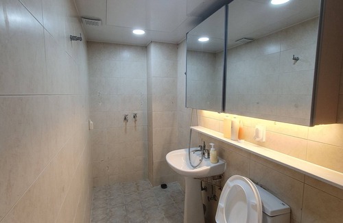 Chunggok-tong Apartment | KPSO DOME/Special Offer/Seongsu 7mins/3Rooms, 5Beds/Jamsil, COEX, Myeondong