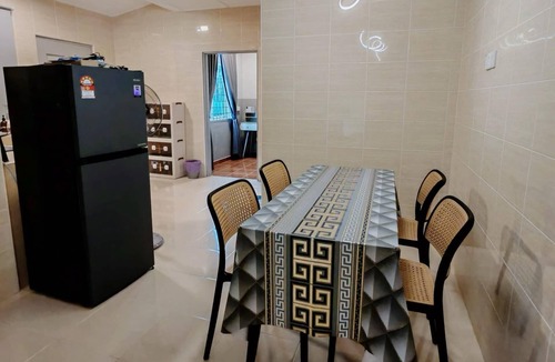 Kuantan House | Kuantan Rumah Kita at Tok Sira Near Beach Pool Netflix Karaoke BBQ 5BR 5toilets