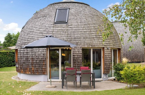 Wustrow House | Kugelhaus Nordlichter - living naturally by the lake and forest