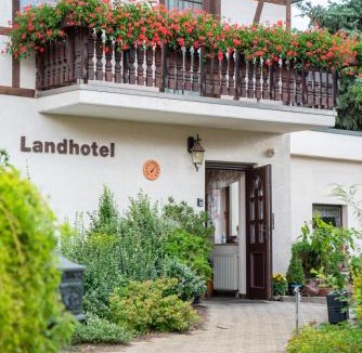 Maasdorf Hotel | Landhotel Biberburg
