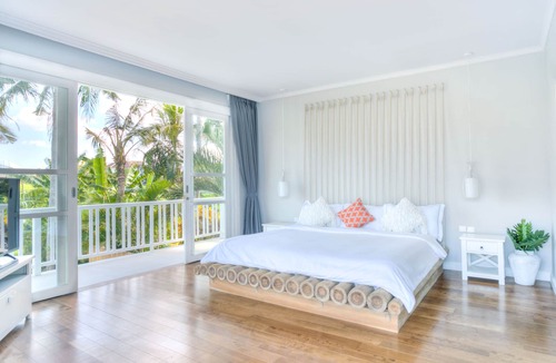 Berawa Villa | Large luxury enclosed villa, perfect location