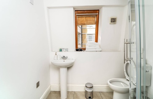 Soho Apartment | Large studio flat - Park Lane Apartments