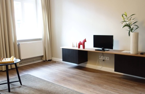 Volkmarsdorf Apartment | Live more beautifully in the monument . with comfort and WiFi . central, comfortable, spacious