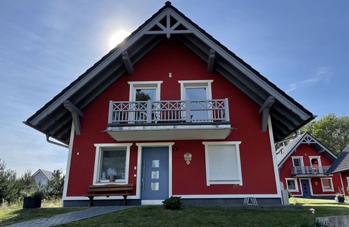 Wustrow Apartment | Lovely apartment for 6 people with WIFI, TV, terrace, pets allowed and parking