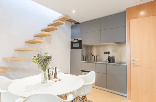 Sant Gervasi Apartment | Lovely apartment with big private terrace in Sant Gervasy for monthly rentals