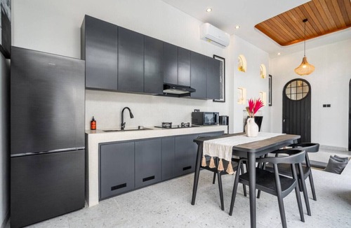 Munggu Villa | Luxe Private Pool Villa Santisya 4, 4min-beach by Orivista