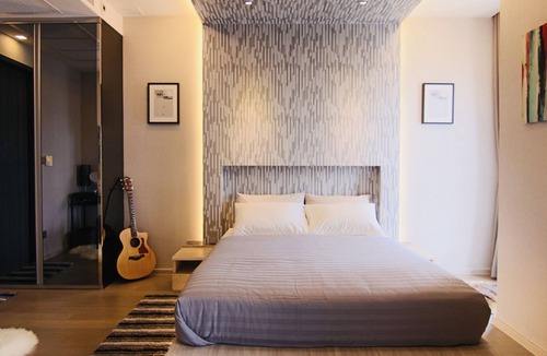 Khlong Toei Nuea Apartment | Luxurious & Romantic in the Heart of BKK. MRT/BTS!
