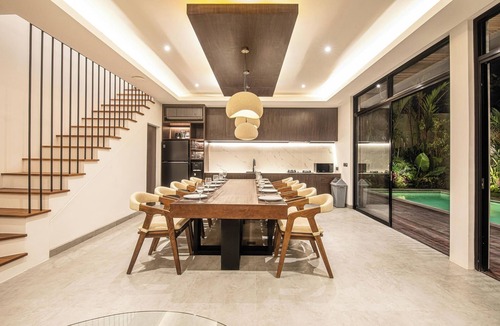 Kuta Selatan Villa | Luxury 5-Bedroom Villa in Canggu, Walk to the Beach