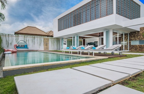 Sunset Road House | Luxury Elegant Villa Centre Of Seminyak