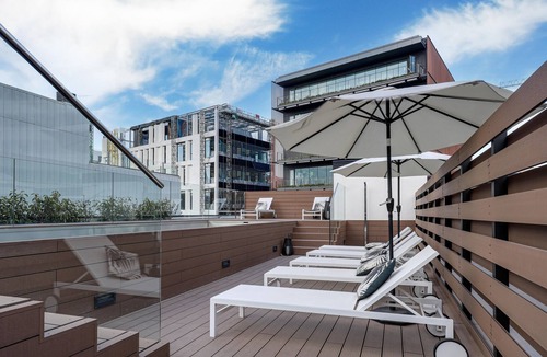 El Parc i la Llacuna del Poblenou Apartment | Luxury loft with Pool and Balcony