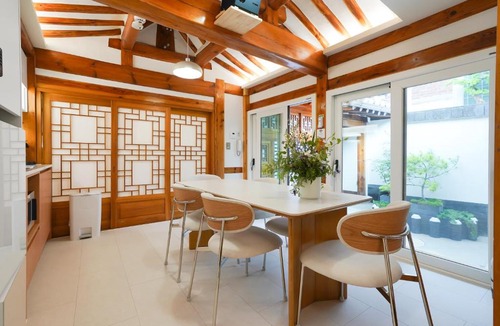 Sajik-dong Apartment | Luxury Traditional Hanok Private Entire Home , Stay Dalmaji