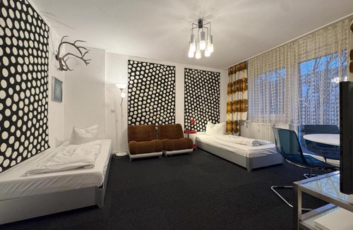 Gesundbrunnen Apartment | M M Central Apartments - Free Parking - Vintage Style