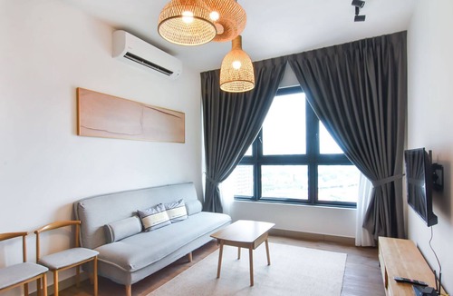 Taman Pertama Apartment | M Vertica 3BR Apt Near Sunway Velocity, Parking