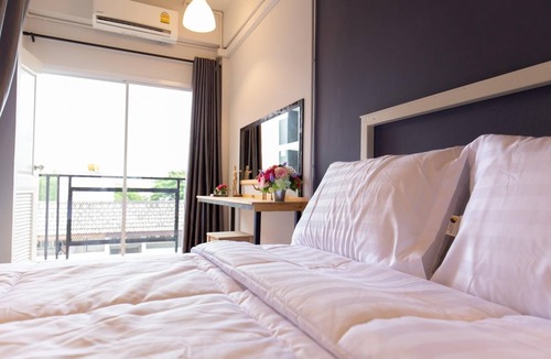 Ratchadaphisek Hotel | Mango 10 House