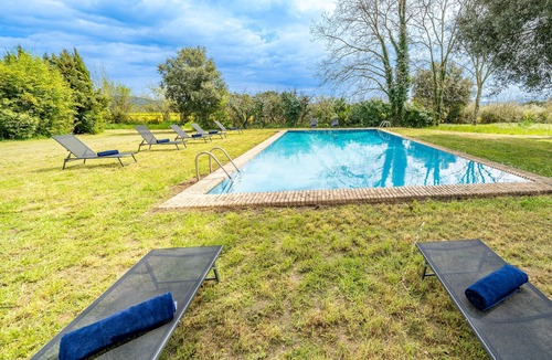 Llagostera Villa | Masia Marco | Pool BBQ Air Conditioning Stunning Garden Ideal for Large Groups