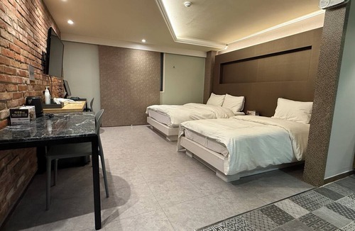 Hollim Hotel | May Hotel
