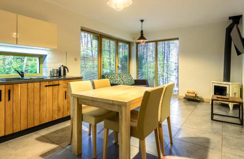 Gledy Apartment | Mazursko - komfortowe apartamenty nad jeziorem, sauna, kominki na parterze
